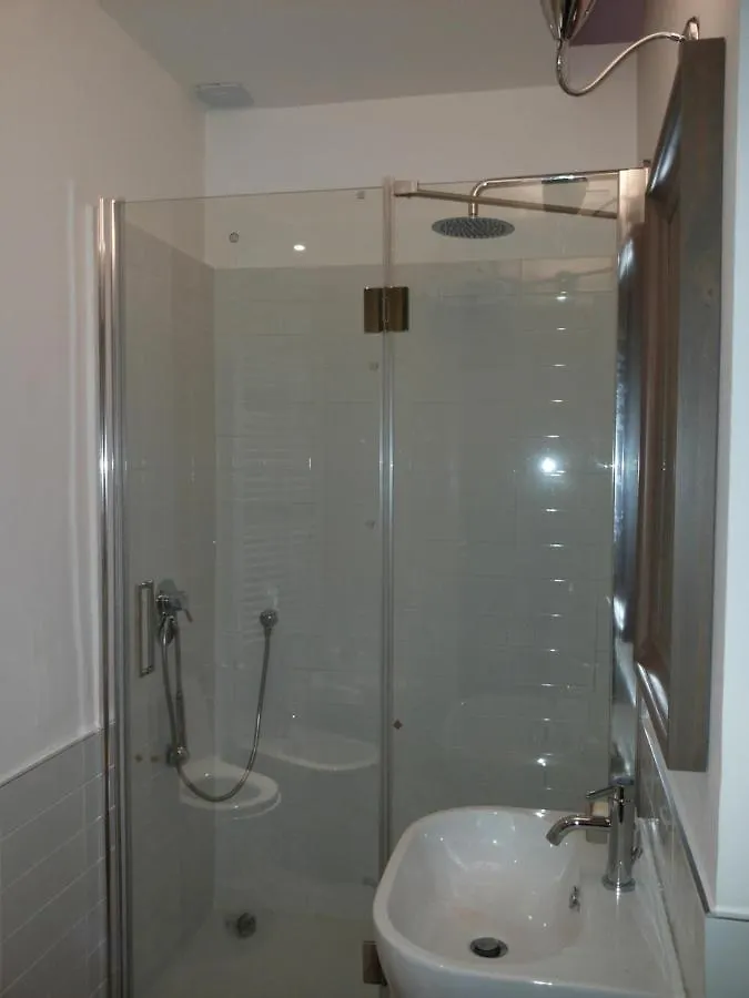Goldoni77 - 3Mins From Dateo Station Milan Apartment