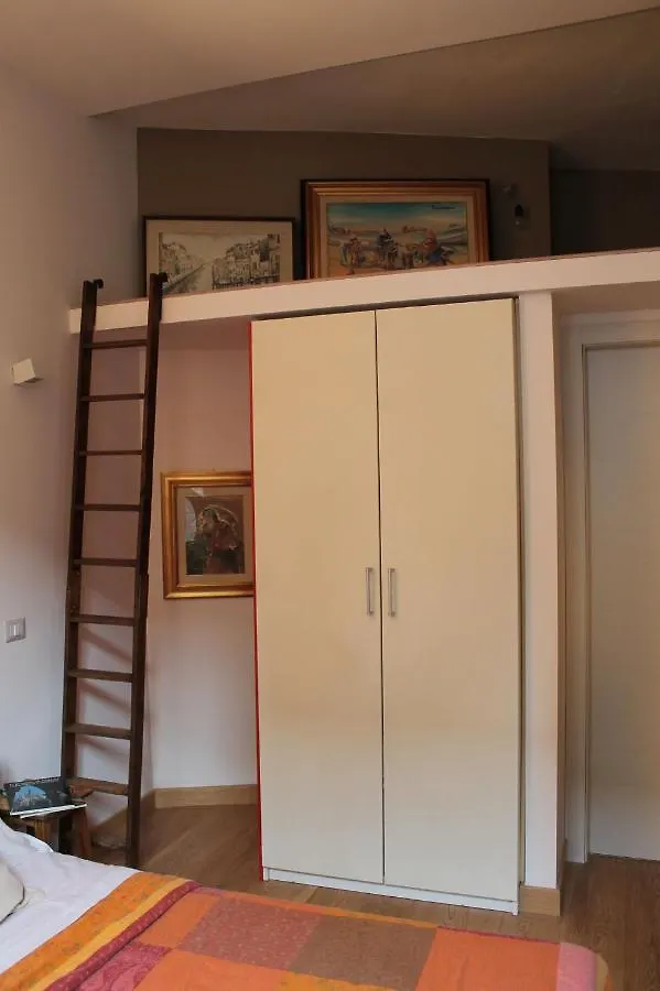 Goldoni77 - 3Mins From Dateo Station Milan Italy